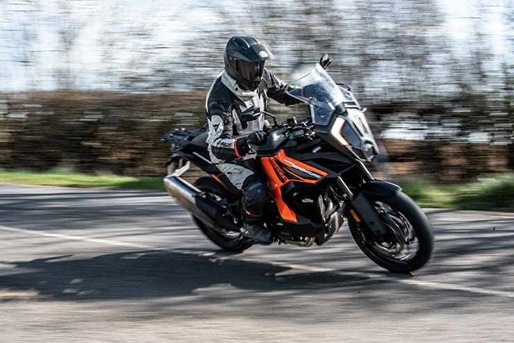 090_KTM 1290 Super Adventure S 2021