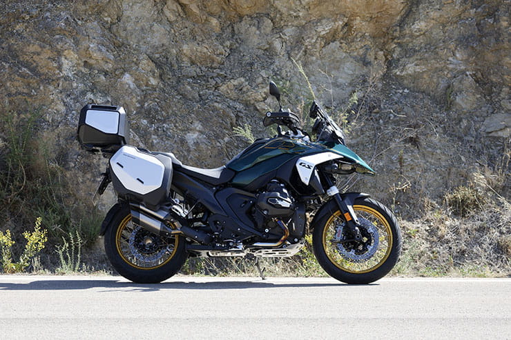 2024 BMW R1300GS 719 Triple Black Trophy Review Details Price Spec_122