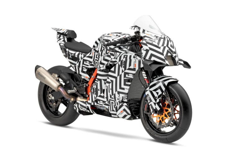 2025 KTM 990 RC R Review Details Price Spec_08