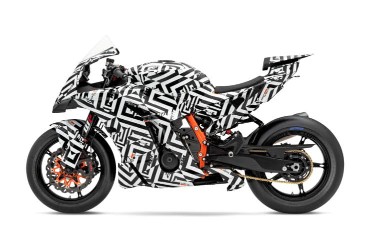 2025 KTM 990 RC R Review Details Price Spec_11