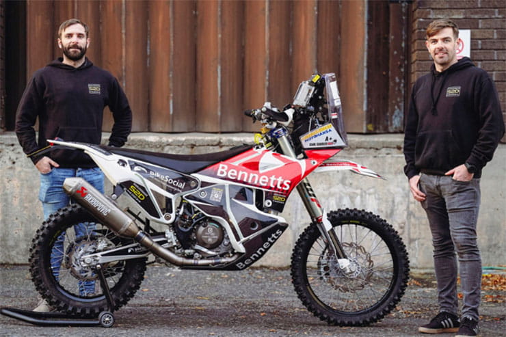 Bennetts and Searles2Dakar reveal special show livery_04