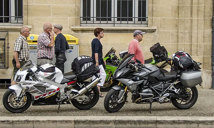 Calls for pavement parking ban across England_thumb