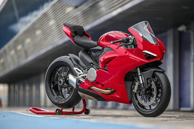 Ducati Panigale V2 2020 [ Review ]