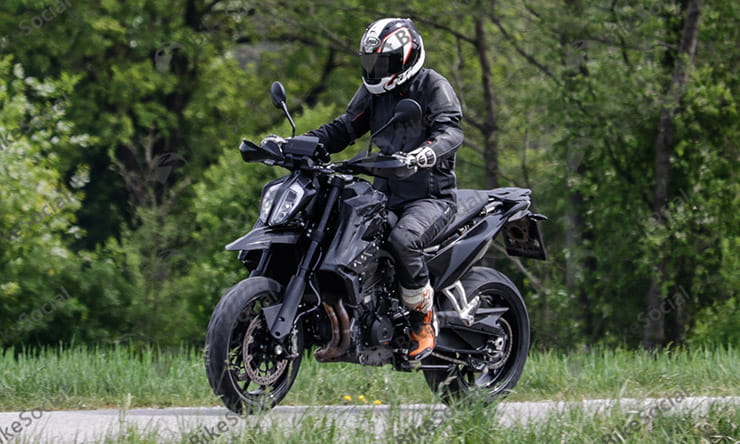 Parallel twin KTM 790 SMC supermoto prototype spied undergoing early trials