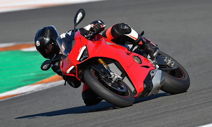 Ducati_Panigale_V4S_BikeSocial