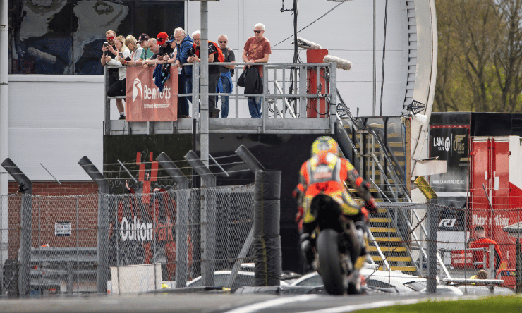 pitlane_entrance